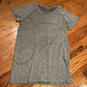 Hi, I am selling my Lululemon tight t-shirt, I took off the tag. NEVER WORN